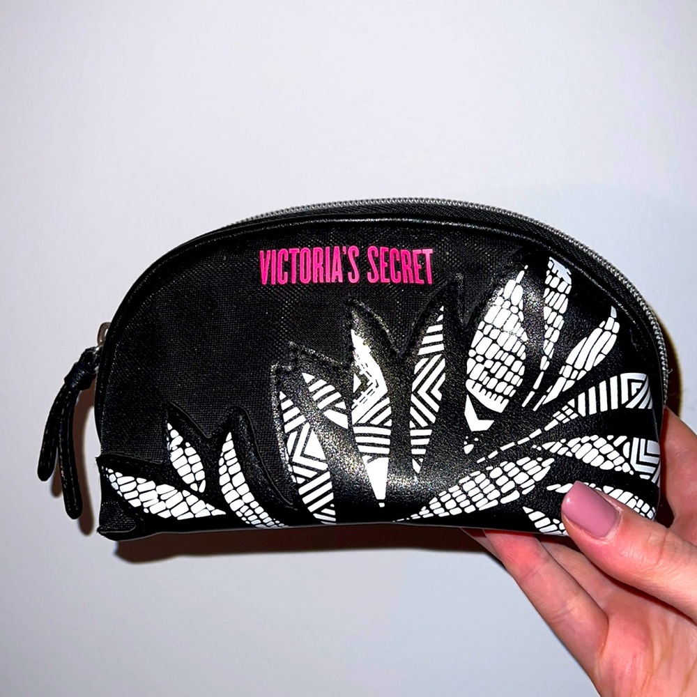Victoria’s Secret Cometic Bag ‼️